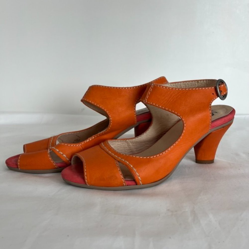 Lirio Portugal Suede Sandals - Size 8
